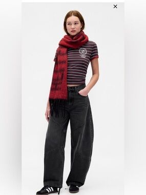nwt GAP stranger things horseshoe jeans 28 black wash